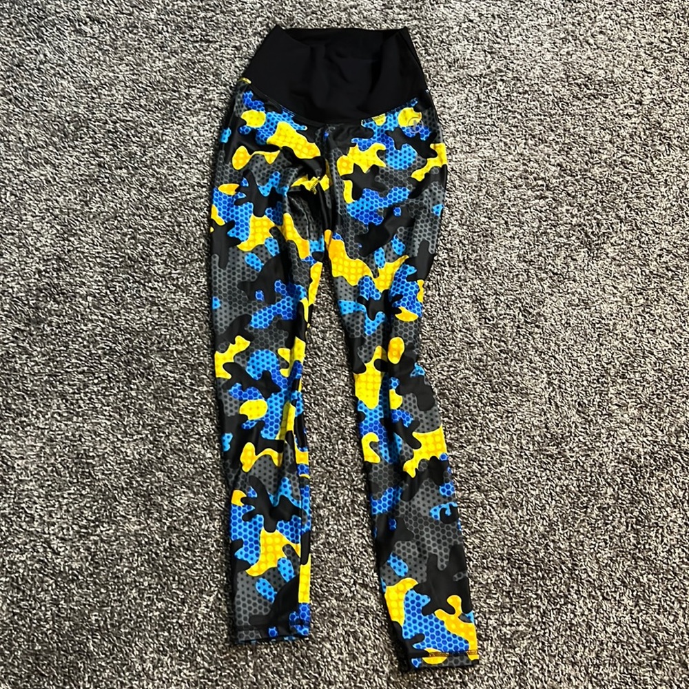 Brand new high waisted leggings.